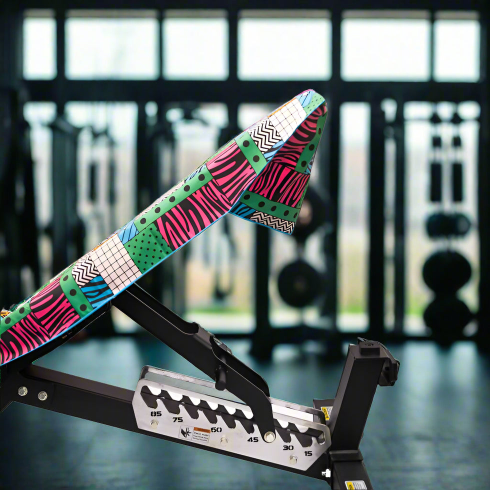 microfibre_gym_towel_on_black_gym_bench