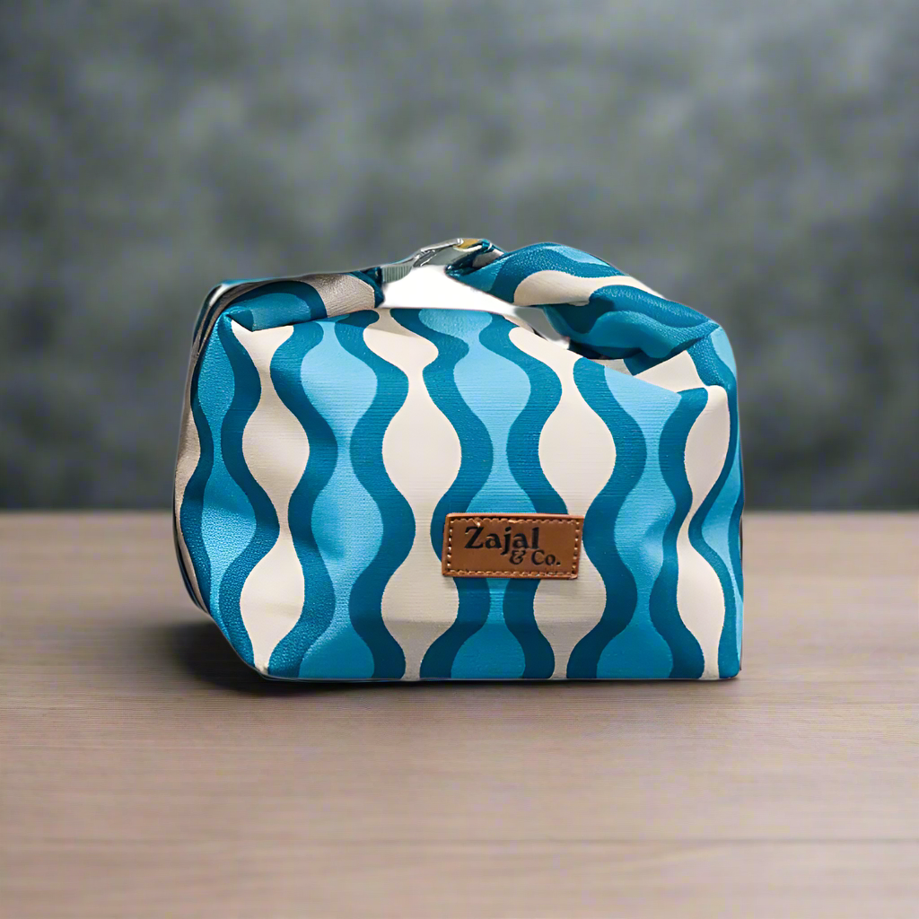 casual_office_lunch_bag_suited_for_work_and_travel