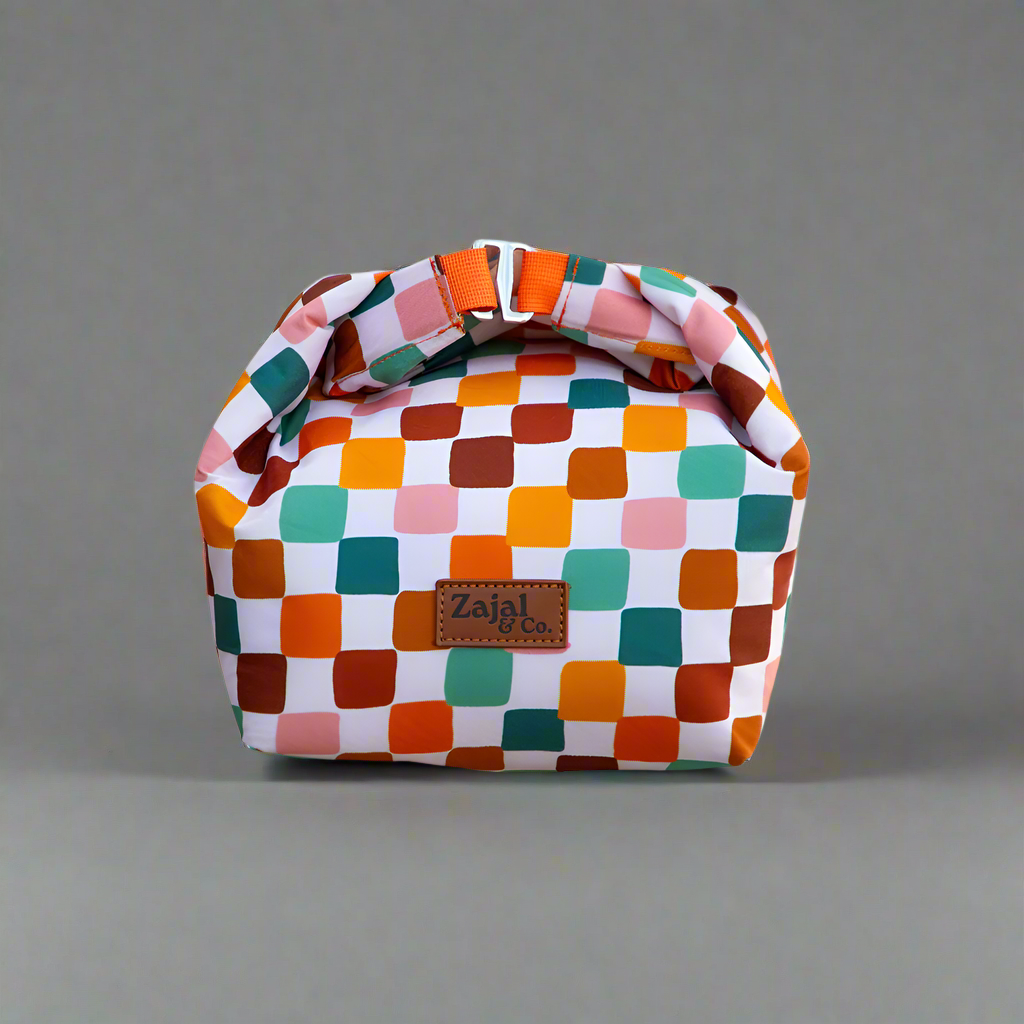 compact_office_lunch_bag_with_checkered_design