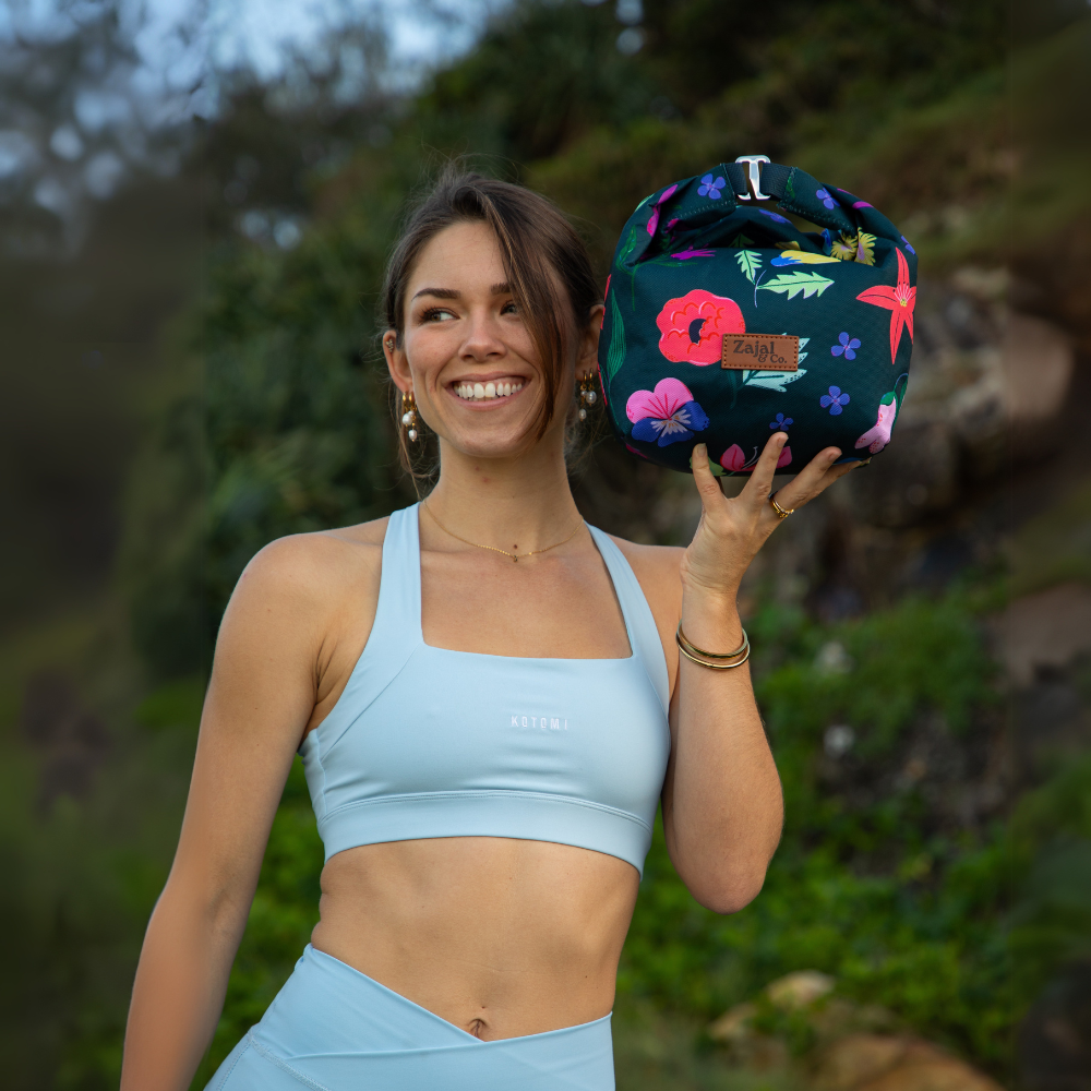 floral_lunch_bag_with_tropical_green_leaf_print