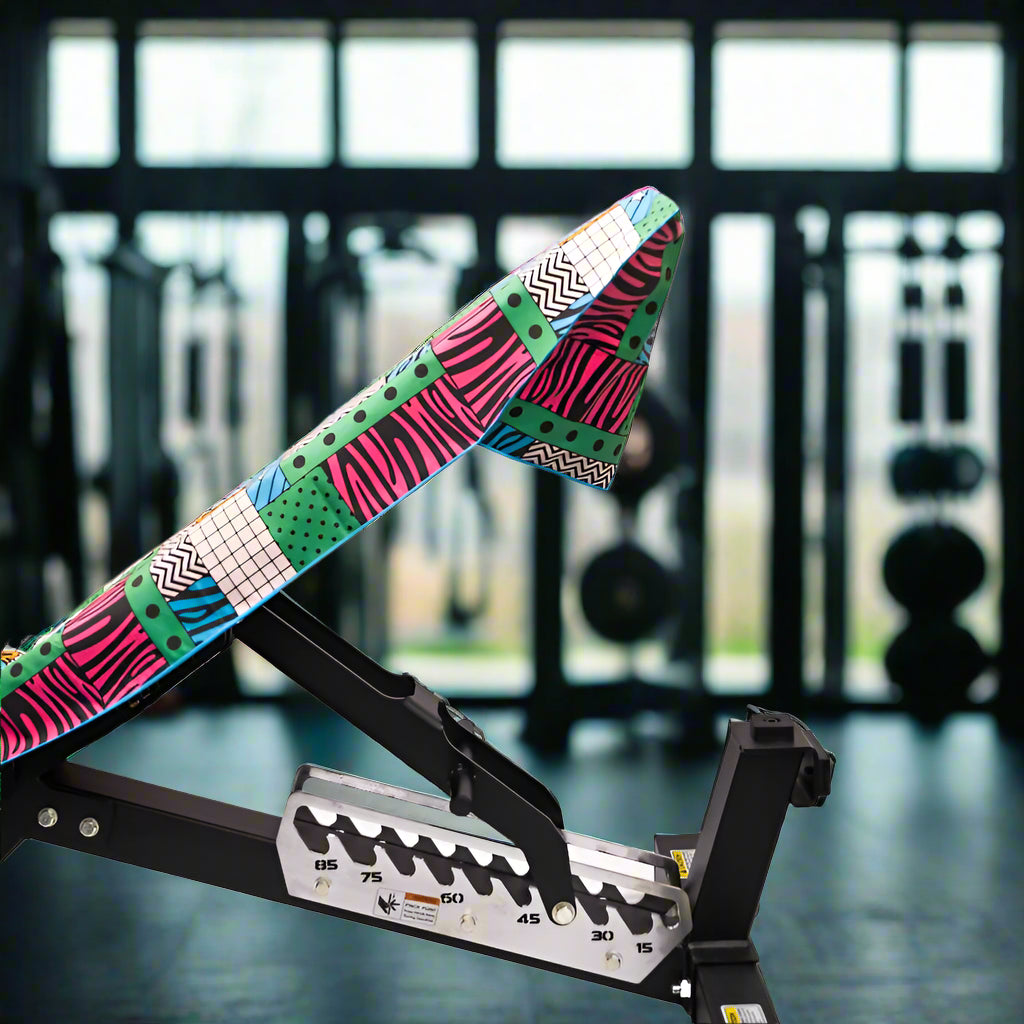 microfibre_gym_towel_on_black_gym_bench