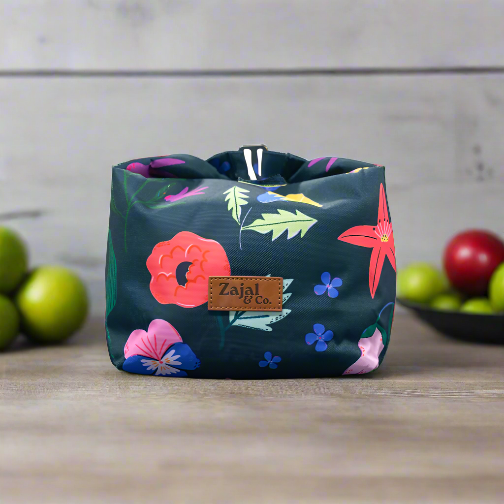 sleek_and_simple_office_lunch_bag_for_women
