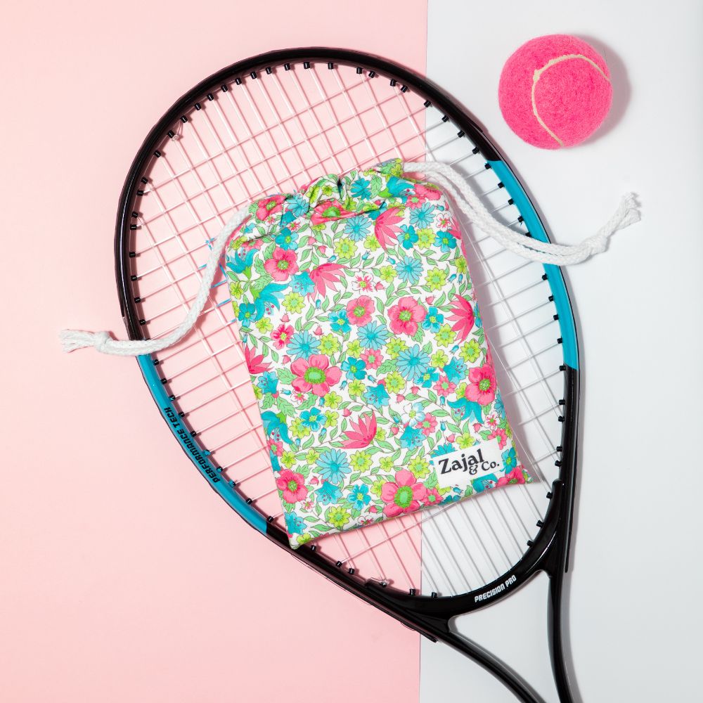 small_gym_towel_with_drawstring_bag_for_gym